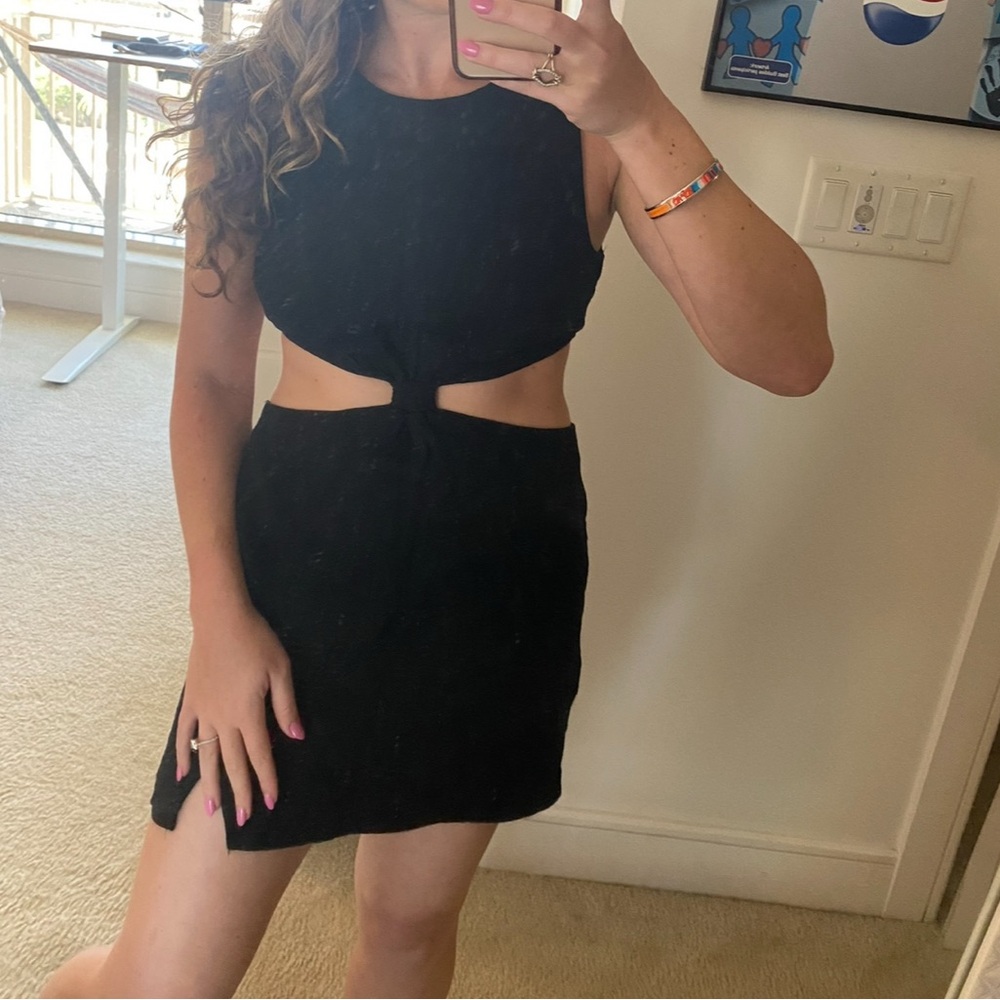 Black Cutout Sleeveless Dress